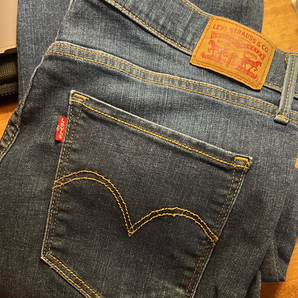 Levi's 720 High Rise Super Skinny Womens size 32 - Picture 1 of 2